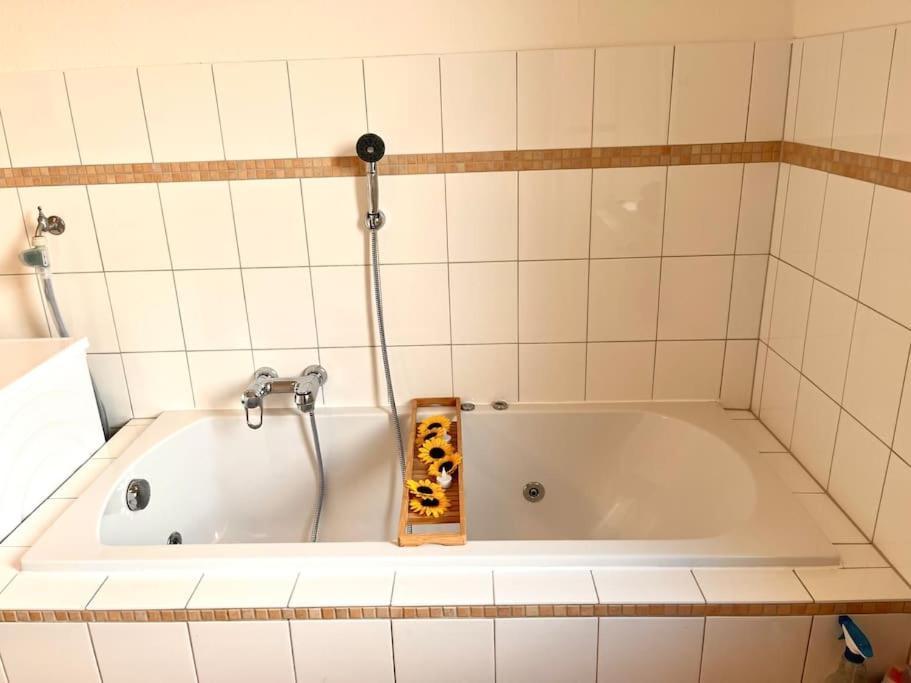 Doppelzimmer Mit Terrasse In Privatem Zuhause Lübeck Exterior foto